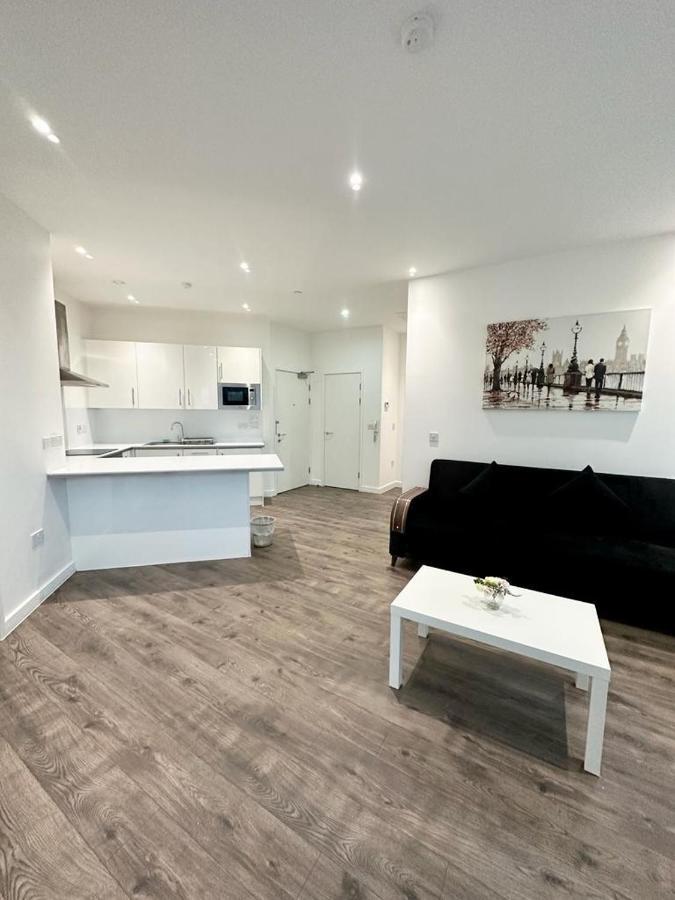 קרוידון Alarabi Apartments-Two Bedrooms Apartment מראה חיצוני תמונה