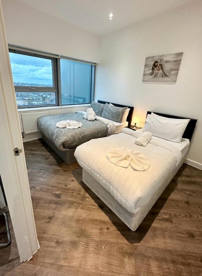 קרוידון Alarabi Apartments-Two Bedrooms Apartment מראה חיצוני תמונה